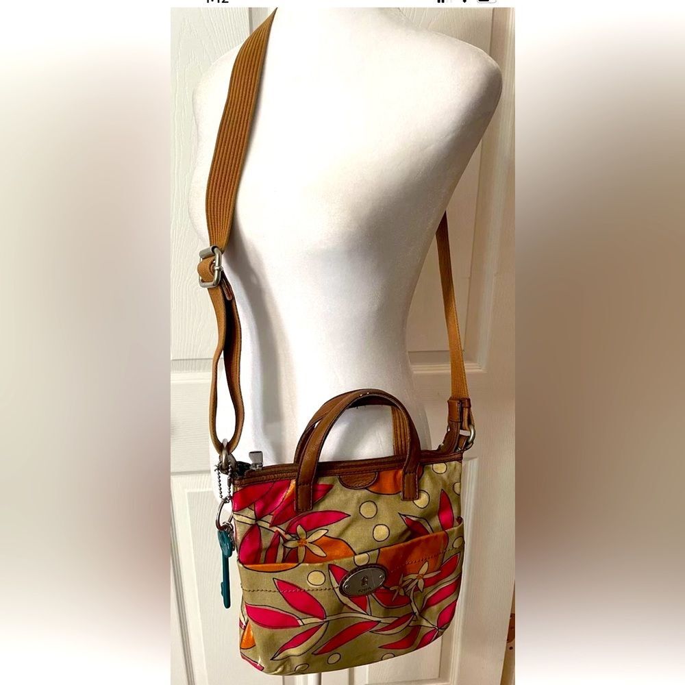 Fossil Keyper Tan Pink Orange Floral PVC Coated Textile CrossbodyPurse W/Key Tag